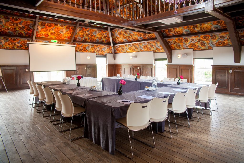 vergaderen de roode schuur